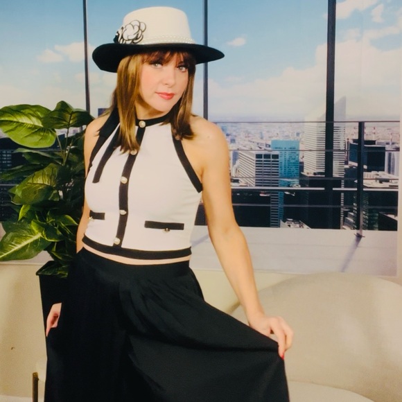 🙈$3 Live Show $3 Raid Train 🚂 January 8 - Picture 2 of 3